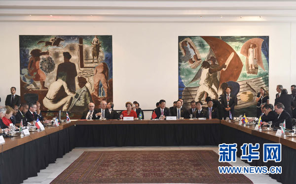 當(dāng)?shù)貢r間7月17日，國家主席習(xí)近平出席在巴西利亞舉行的中國－拉美和加勒比國家領(lǐng)導(dǎo)人會晤。 新華社記者 李學(xué)仁 攝