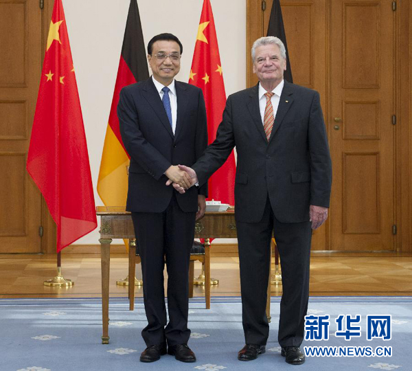 10月10日，國務(wù)院總理李克強在柏林會見德國總統(tǒng)高克。 新華社記者王曄 攝 