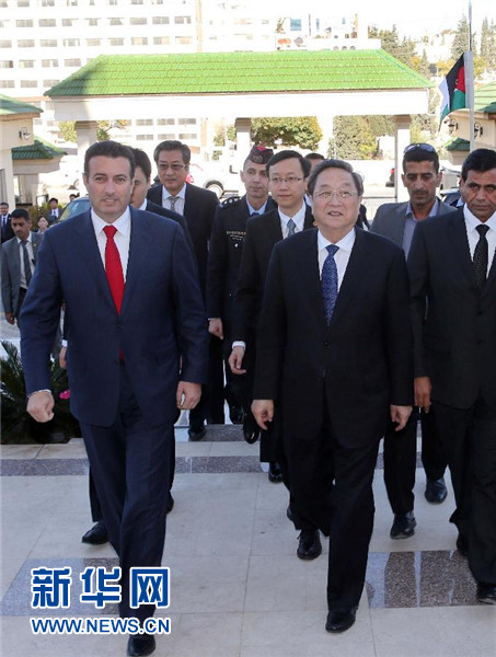 11月9日，正在約旦進行正式友好訪問的全國政協(xié)主席俞正聲在安曼會見約旦眾議院代議長薩法迪。 新華社記者 劉衛(wèi)兵 攝 