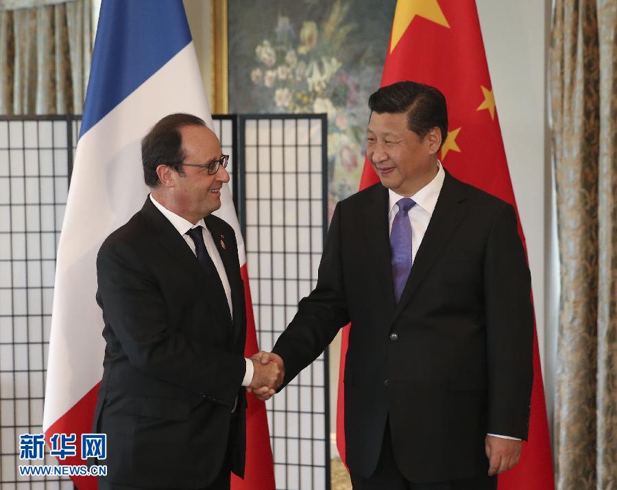 11月16日，國家主席習(xí)近平在澳大利亞布里斯班會見法國總統(tǒng)奧朗德。 新華社記者丁林攝 