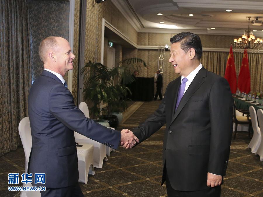 11月16日，國家主席習(xí)近平在布里斯班會見澳大利亞昆士蘭州州長紐曼。 新華社記者丁林?jǐn)z 