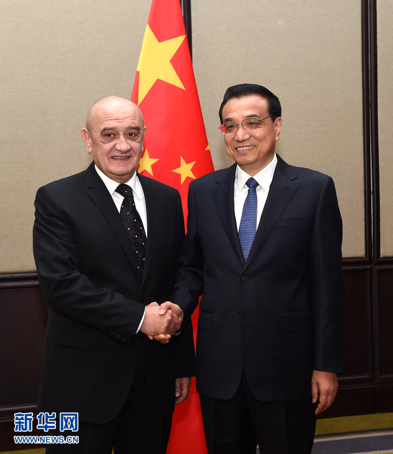 12月16日，中國(guó)國(guó)務(wù)院總理李克強(qiáng)在貝爾格萊德會(huì)見波黑部長(zhǎng)會(huì)議主席貝萬(wàn)達(dá)。 新華社記者 饒愛民 攝 