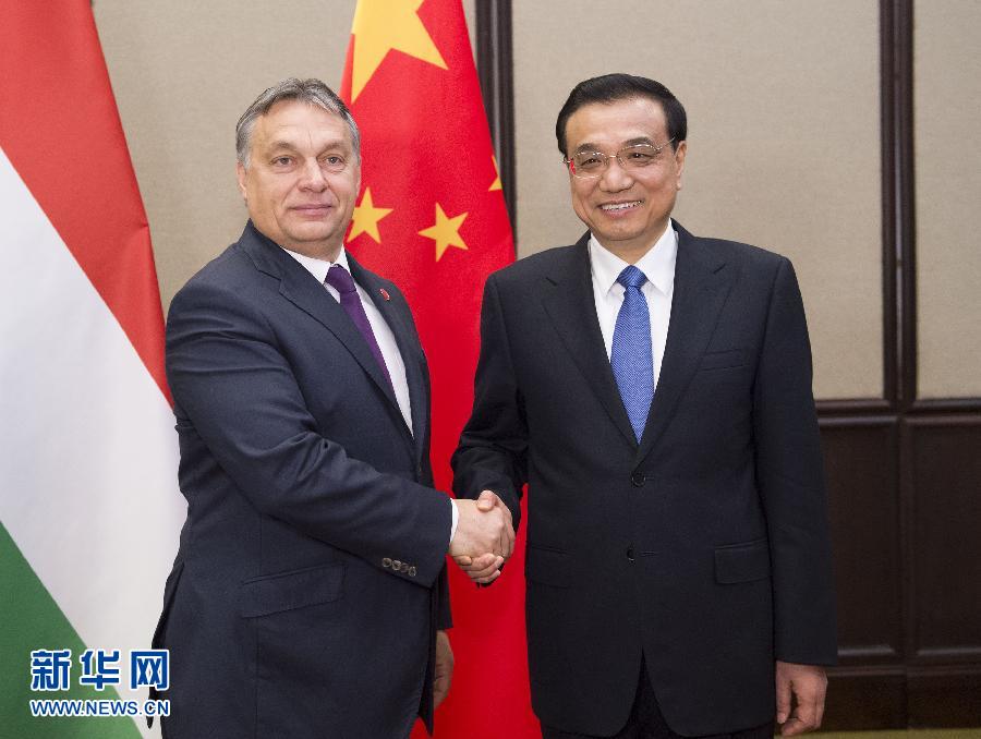 12月17日，中國(guó)國(guó)務(wù)院總理李克強(qiáng)在貝爾格萊德會(huì)見匈牙利總理歐爾班。 新華社記者黃敬文攝 