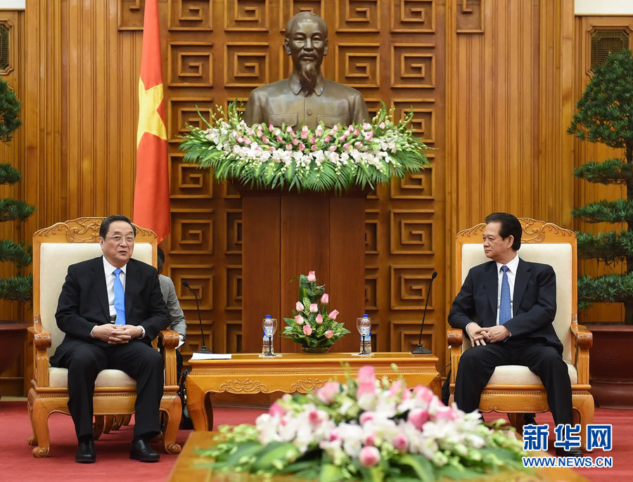 12月25日至27日，中共中央政治局常委、全國政協(xié)主席俞正聲對越南進(jìn)行正式訪問。這是12月26日，俞正聲在河內(nèi)會見越南政府總理阮晉勇。 新華社記者劉建生攝