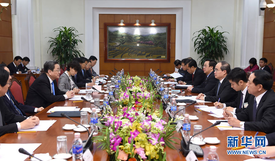 12月25日至27日，中共中央政治局常委、全國政協(xié)主席俞正聲對越南進(jìn)行正式訪問。這是12月26日，俞正聲在河內(nèi)與越南祖國陣線主席阮善仁舉行會談。 新華社記者馬占成攝