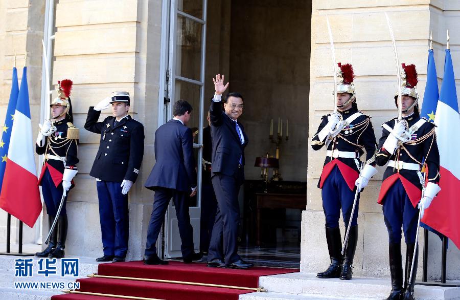 6月30日，中國(guó)國(guó)務(wù)院總理李克強(qiáng)在巴黎總理府同法國(guó)總理瓦爾斯舉行會(huì)談。 新華社記者 馬占成 攝