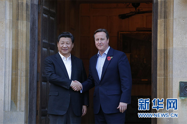 10月22日，國家主席習(xí)近平在契克斯首相鄉(xiāng)間別墅同英國首相卡梅倫再次會晤。新華社記者 鞠鵬 攝