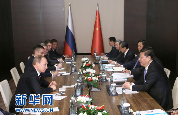 11月15日，國家主席習(xí)近平在土耳其安塔利亞會(huì)見俄羅斯總統(tǒng)普京。 新華社記者馬占成攝