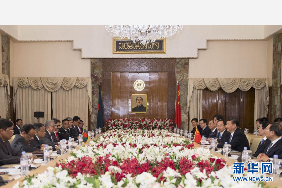 10月14日，國家主席習(xí)近平在達(dá)卡會見孟加拉國總統(tǒng)哈米德。新華社記者謝環(huán)馳攝 