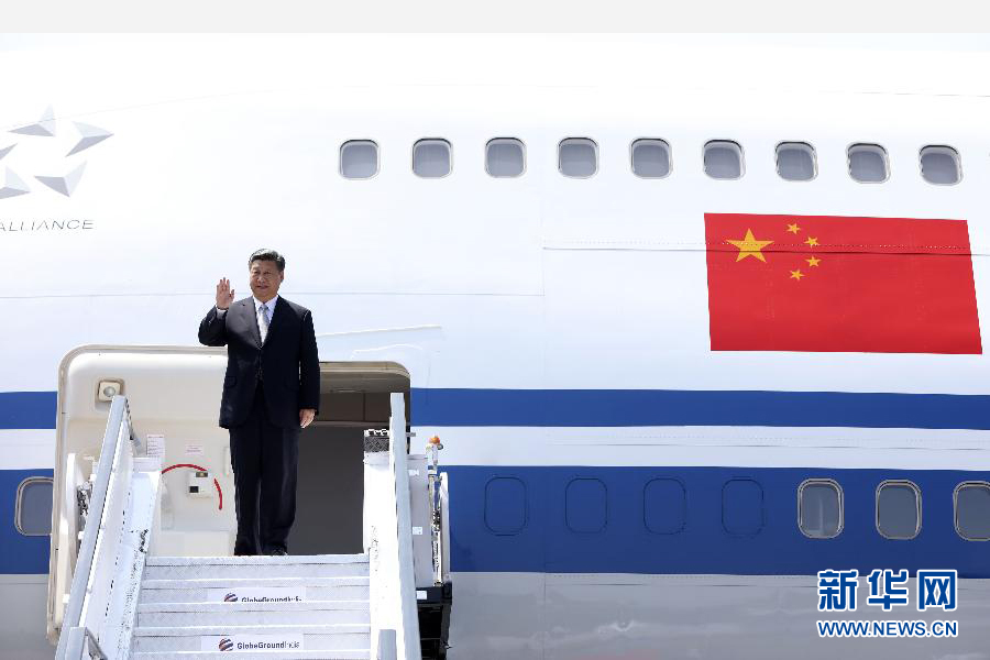 10月15日，國家主席習(xí)近平抵達(dá)印度果阿，應(yīng)印度總理莫迪邀請，出席金磚國家領(lǐng)導(dǎo)人第八次會晤。 新華社記者蘭紅光攝 