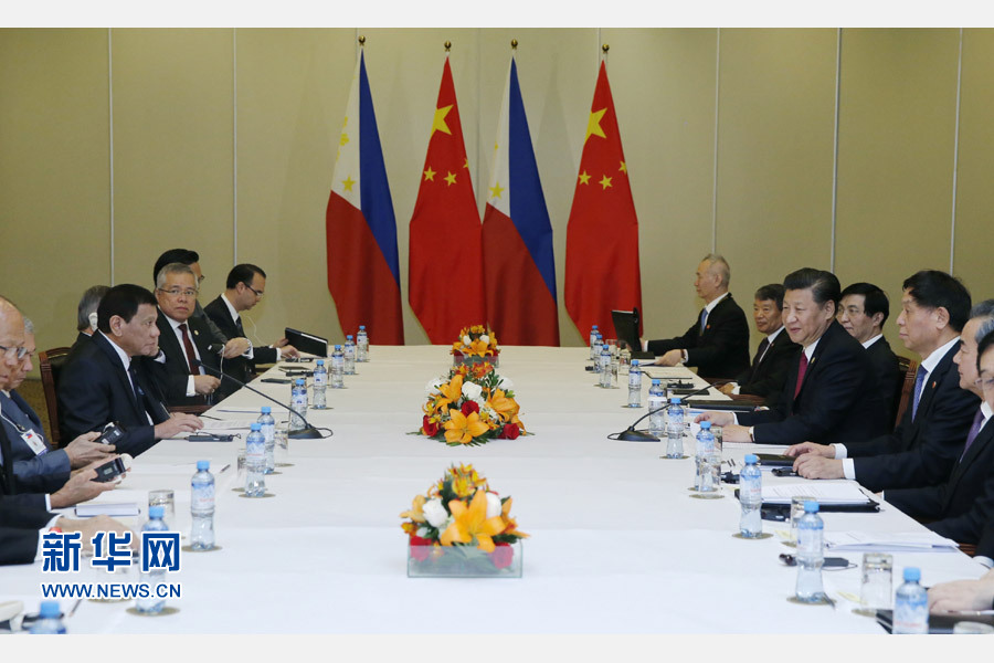 11月19日，國家主席習近平在利馬會見菲律賓總統(tǒng)杜特爾特。新華社記者 鞠鵬 攝