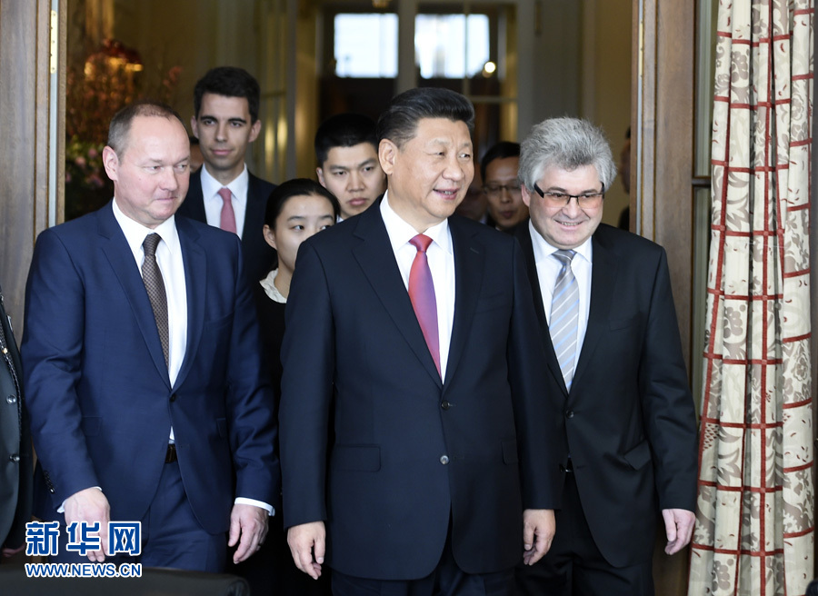 1月16日，國家主席習近平在伯爾尼會見瑞士聯(lián)邦國民院議長施塔爾和聯(lián)邦院議長比紹夫貝爾格。 新華社記者 謝環(huán)馳 攝