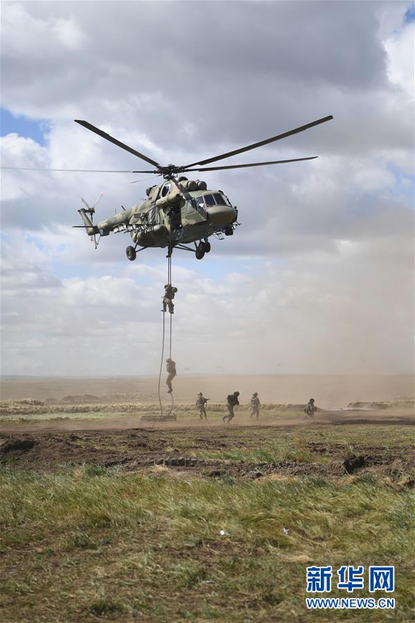 (國(guó)際·圖文互動(dòng))(3)“東方-2018”戰(zhàn)略演習(xí)中俄聯(lián)合戰(zhàn)役演練正式開(kāi)始