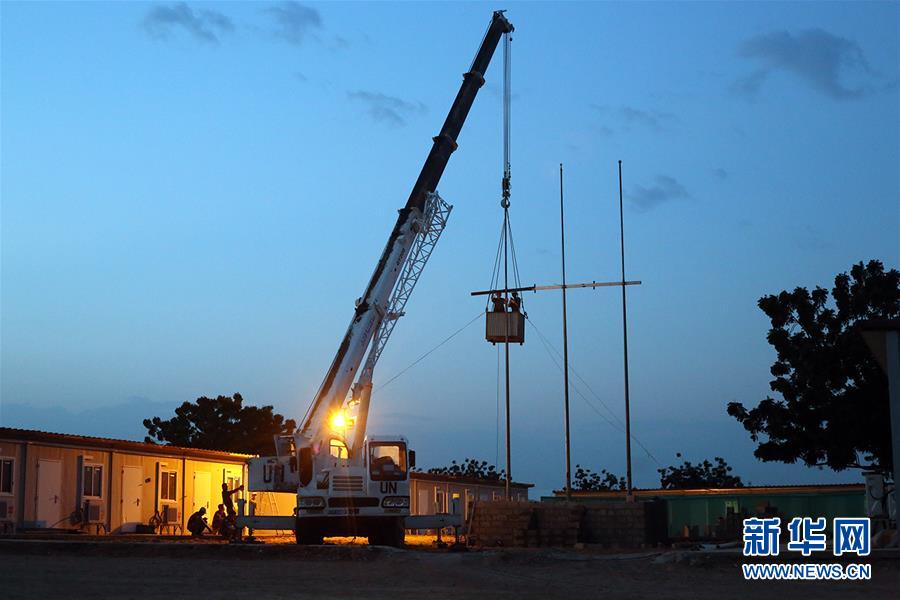 (國(guó)際·圖文互動(dòng))(3)拳拳赤子心 悠悠藍(lán)盔情——記中國(guó)赴蘇丹達(dá)爾富爾維和部隊(duì)度中秋和國(guó)慶佳節(jié)