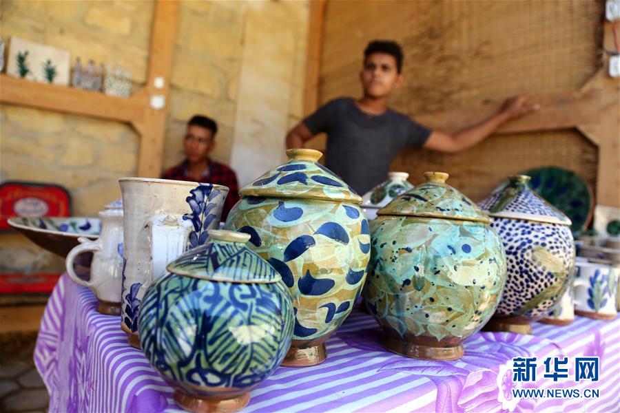 （國際&middot;圖文互動(dòng)）（1）通訊：埃及傳統(tǒng)陶藝村煥發(fā)現(xiàn)代魅力