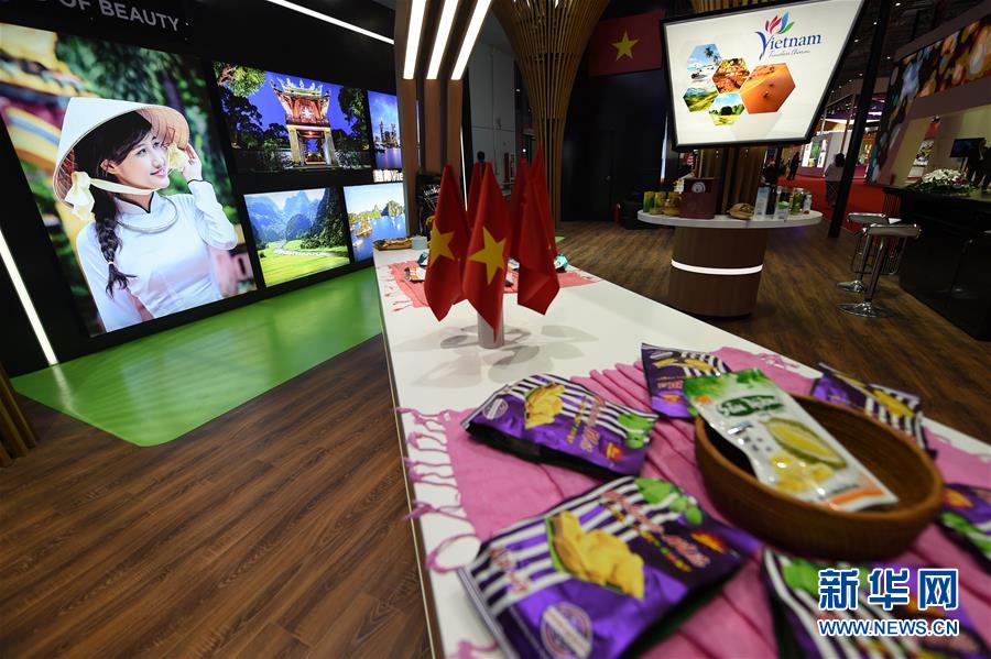 （新華全媒頭條&middot;圖文互動(dòng)）（11）人間正道 浩蕩前行&mdash;&mdash;習(xí)近平主席出席首屆中國國際進(jìn)口博覽會紀(jì)實(shí)