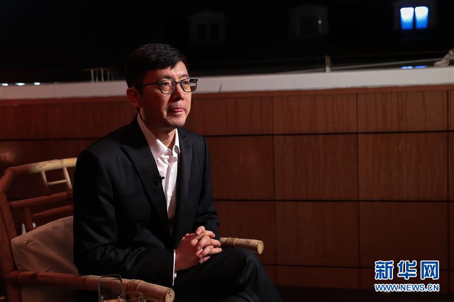 (國(guó)際·圖文互動(dòng))(1)專訪:中國(guó)電影需要在傳統(tǒng)文化基礎(chǔ)上借鑒創(chuàng)新——訪《南方車站的聚會(huì)》導(dǎo)演刁亦男