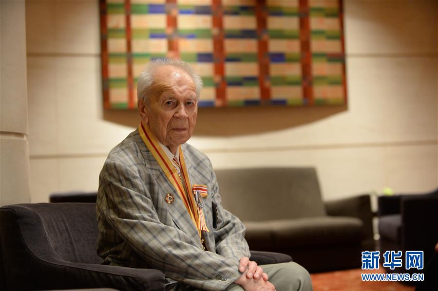 (新華全媒頭條·圖文互動(dòng))(5)特稿:新時(shí)代 新典范 新航程——寫(xiě)在中俄建交70周年之際