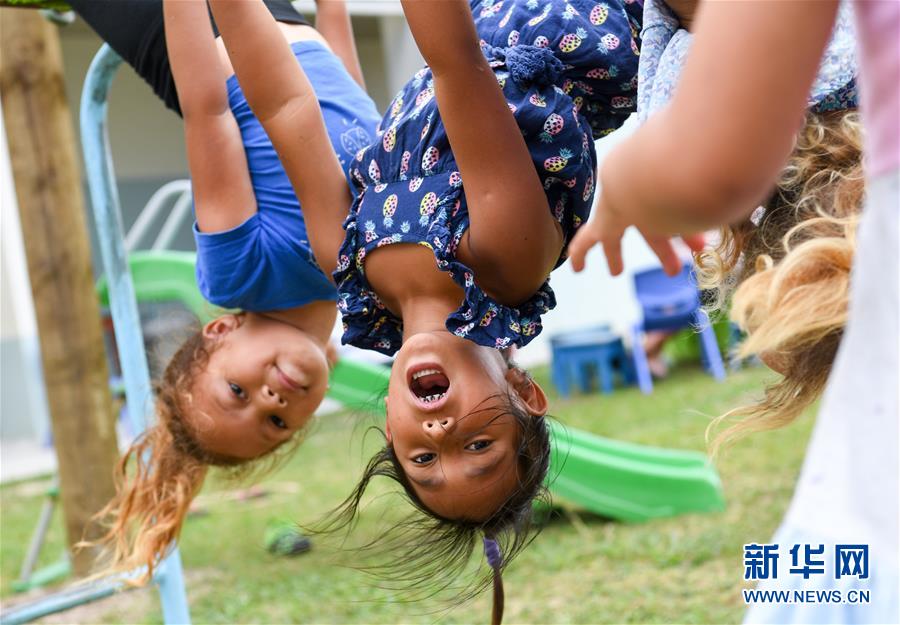 （國際&middot;圖文互動）（3）中國援建&ldquo;你好&rdquo;學?！A庫克群島孩子夢
