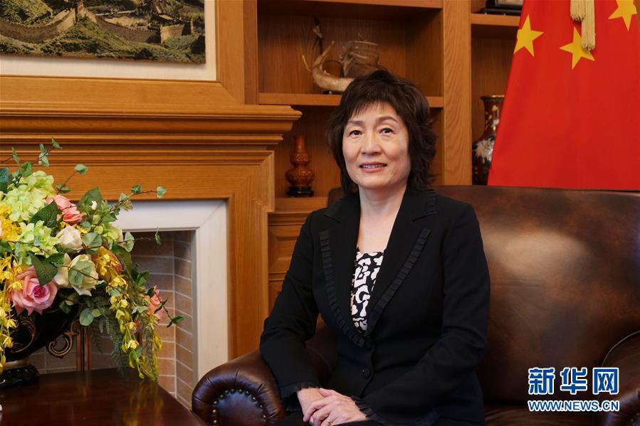 （習(xí)近平出訪配合稿&middot;圖文互動）專訪：中希關(guān)系已成為不同國家間和平相處、合作共贏的典范&mdash;&mdash;訪中國駐希臘大使章啟月