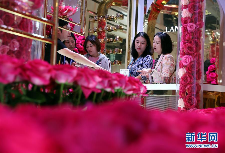 （新華全媒頭條&middot;圖文互動(dòng)）（19）秋天里的樂章&mdash;&mdash;第二屆中國國際進(jìn)口博覽會巡禮