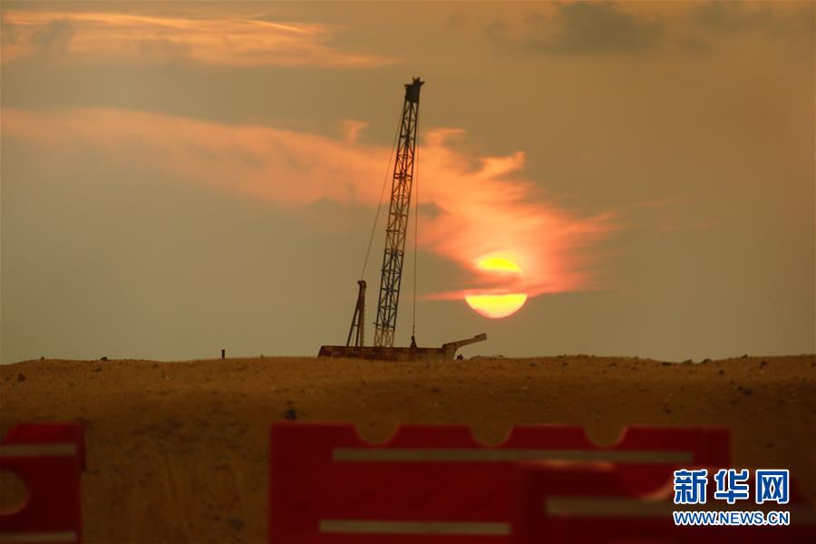 （國(guó)際&middot;圖文互動(dòng)）（1）通訊：&ldquo;五年我們?yōu)樗估锾m卡造出一片新土地&rdquo;&mdash;&mdash;科倫坡港口城人的自豪與希冀