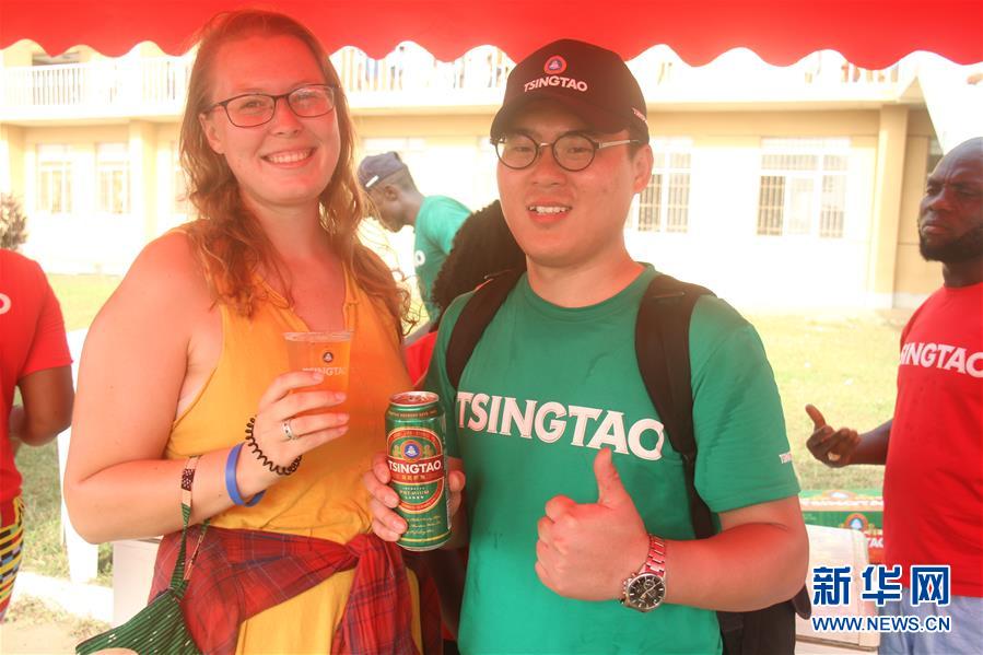 (國際·圖文互動)(3)通訊:中國啤酒節(jié)走進(jìn)非洲海濱城市