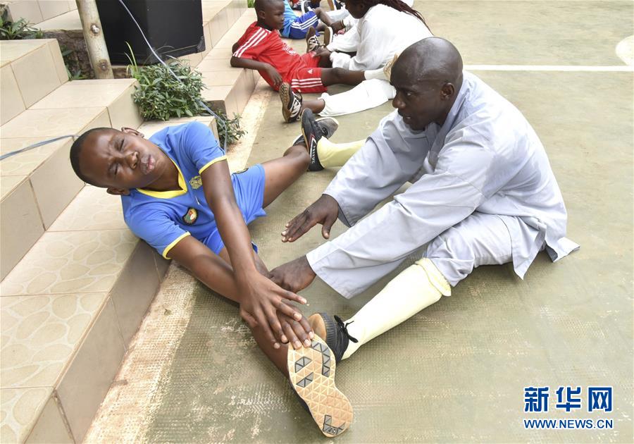 （國際&middot;圖文互動）（8）通訊：&ldquo;我也曾混跡街頭，終于靠習武自立&rdquo;&mdash;&mdash;喀麥隆人姆巴的武術情緣