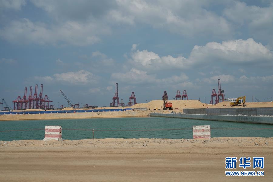 （國際&middot;圖文互動）（5）通訊：春節(jié)，&ldquo;是工期而不是假期&rdquo;&mdash;&mdash;記科倫坡港口城的中國建設(shè)者