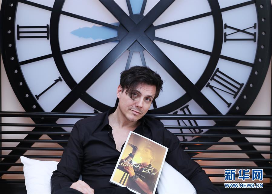 （國際&middot;圖文互動）（1）通訊：手牽手，我們共同驅(qū)散陰霾&mdash;&mdash;法國音樂人創(chuàng)作抗疫歌曲背后的故事