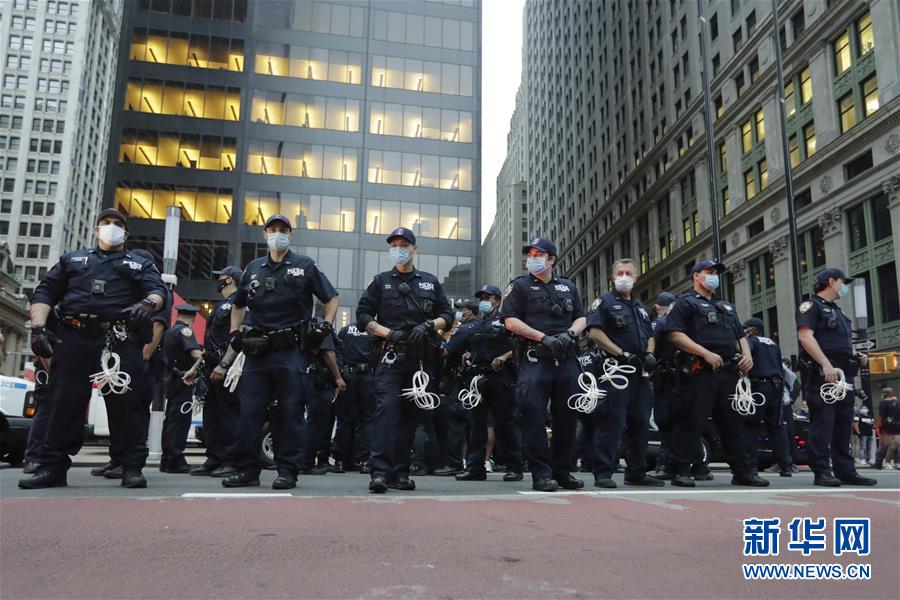 （國際）（5）美國警察執(zhí)法動作不當(dāng)致一名非裔男子死亡 引發(fā)大規(guī)?？棺h