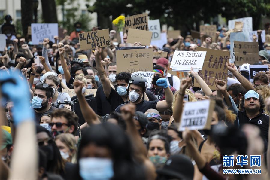 （國(guó)際）（3）紐約民眾紀(jì)念喬治&middot;弗洛伊德