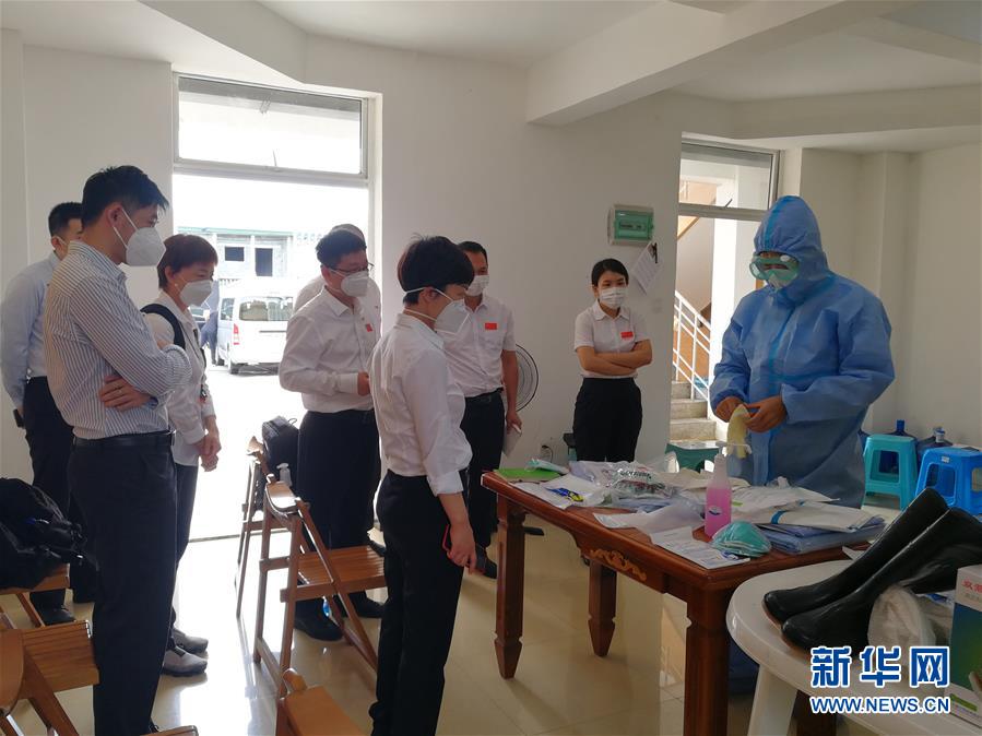 （國(guó)際疫情&middot;圖文互動(dòng)）（3）中國(guó)醫(yī)療專(zhuān)家組為赤道幾內(nèi)亞抗疫帶來(lái)&ldquo;希望之光&rdquo;