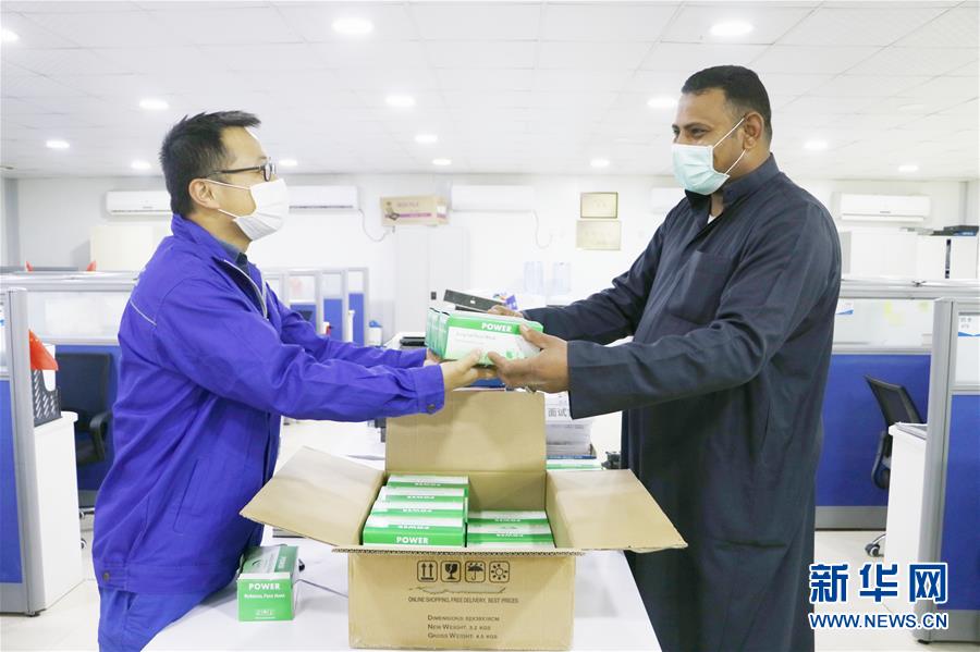 （國際疫情&middot;圖文互動）（3）通訊：防疫、生產(chǎn)兩不誤，沙漠現(xiàn)&ldquo;棋盤&rdquo;&mdash;&mdash;記中企承建科威特住房基建項目