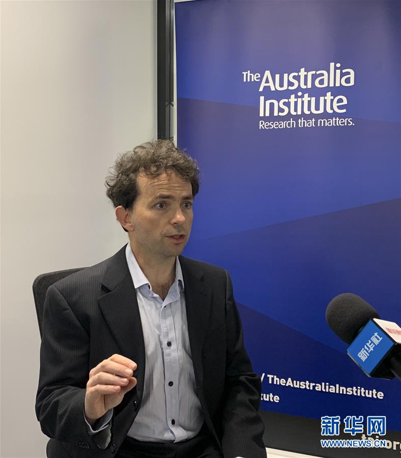 （國(guó)際疫情&middot;圖文互動(dòng)）專訪：污蔑中國(guó)不利于應(yīng)對(duì)疫情 各國(guó)應(yīng)合作提升&ldquo;數(shù)字素養(yǎng)&rdquo;&mdash;&mdash;訪揭露新冠謠言的澳大利亞研究人員羅德&middot;坎貝爾