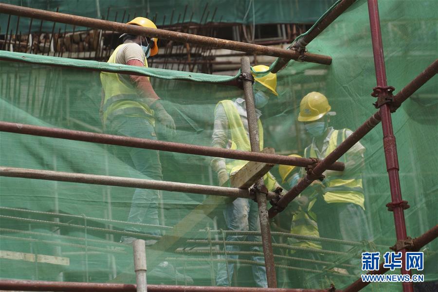 (國際·圖文互動)(2)中國港灣科倫坡房建項目復(fù)工目擊記