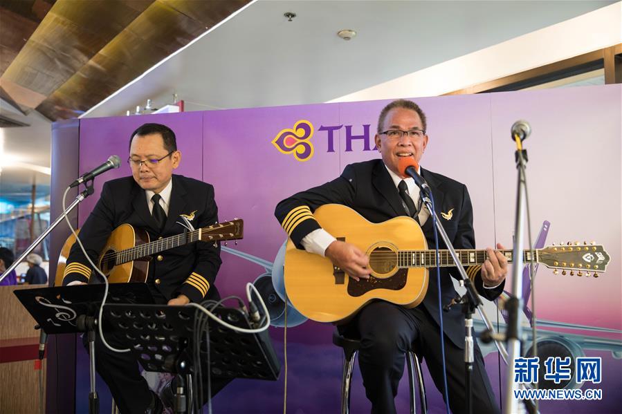 (國(guó)際·圖文互動(dòng))(7)從機(jī)艙餐廳到模擬飛行 泰航出招緩解疫情壓力