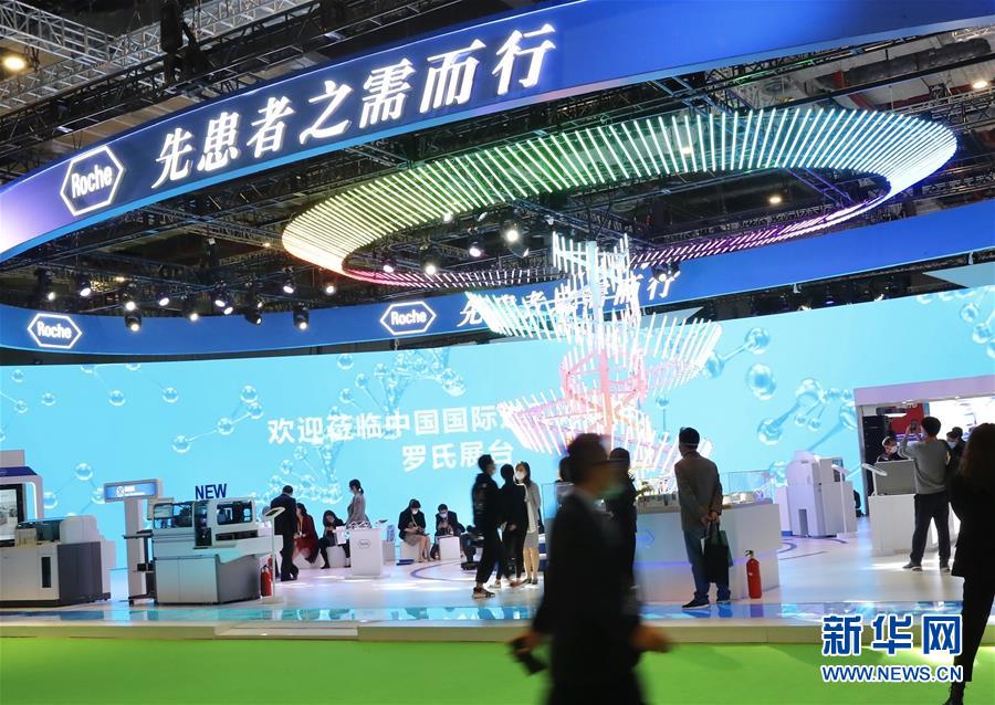 （第三屆進(jìn)博會&middot;圖文互動）（9）新疫苗、新療法，進(jìn)博會最&ldquo;火爆&rdquo;展區(qū)見聞