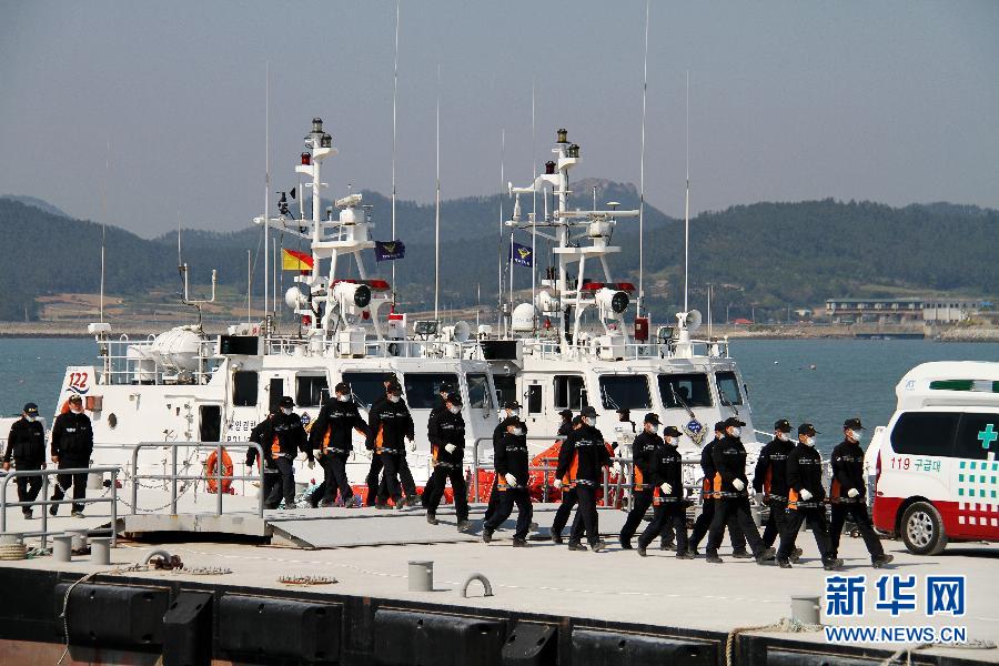 韓國&ldquo;歲月&rdquo;號(hào)失事客輪遇難者人數(shù)逾百