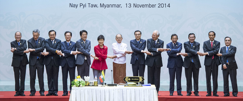 李克強(qiáng)出席第17次東盟與中日韓（10+3）領(lǐng)導(dǎo)人會議