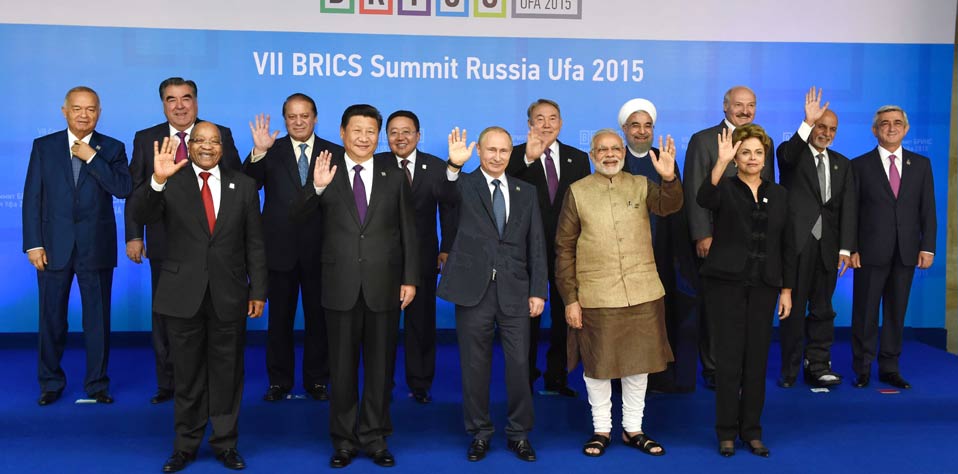 習(xí)近平出席金磚國家同歐亞經(jīng)濟(jì)聯(lián)盟、上海合作組織成員國、觀察員國及受邀國領(lǐng)導(dǎo)人對話會(huì)