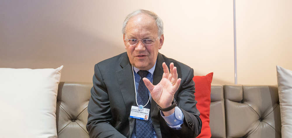 瑞士希望搭乘中國(guó)發(fā)展的&ldquo;快車&rdquo;&mdash;&mdash;訪瑞士聯(lián)邦委員兼經(jīng)濟(jì)、教研部長(zhǎng)施奈德－阿曼