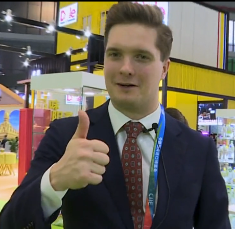 看快閃《不遠(yuǎn)萬里來看&ldquo;你&rdquo;》，聽老外點(diǎn)贊進(jìn)博會