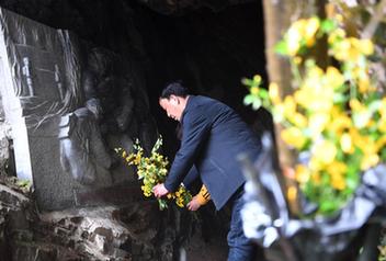 金剛臺上&ldquo;金剛俠&rdquo;：舍女護戰(zhàn)友 她卻是十幾個遺孤的&ldquo;媽媽&rdquo;